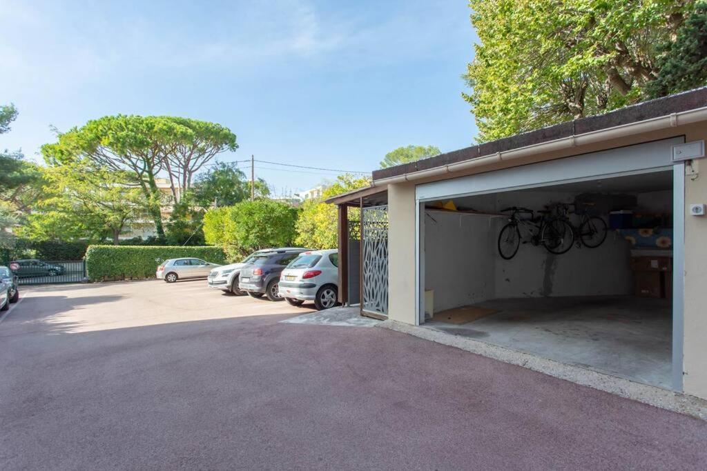 A6- 2 Bdr Incredible Sea View - Ac, Garage & Terrace Lejlighed Antibes Eksteriør billede