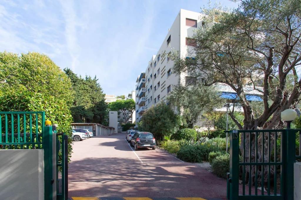 A6- 2 Bdr Incredible Sea View - Ac, Garage & Terrace Lejlighed Antibes Eksteriør billede